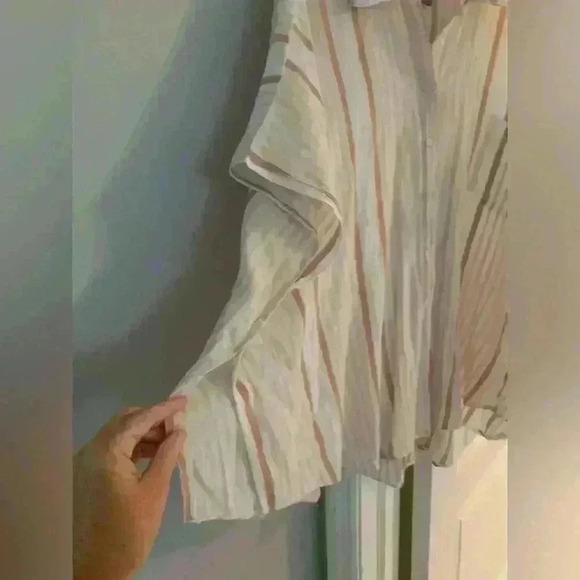 Vince Camuto Stripe Short Sleeve Womens One Size Button Down Collar Shirt Top - Picture 3 of 11